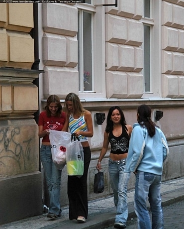 4 Girls in Prague