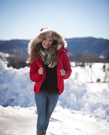 Melody Rose showing off in the snow