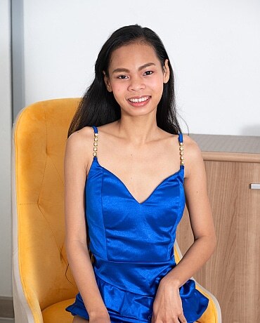 Porsch in blue Christmas Dress